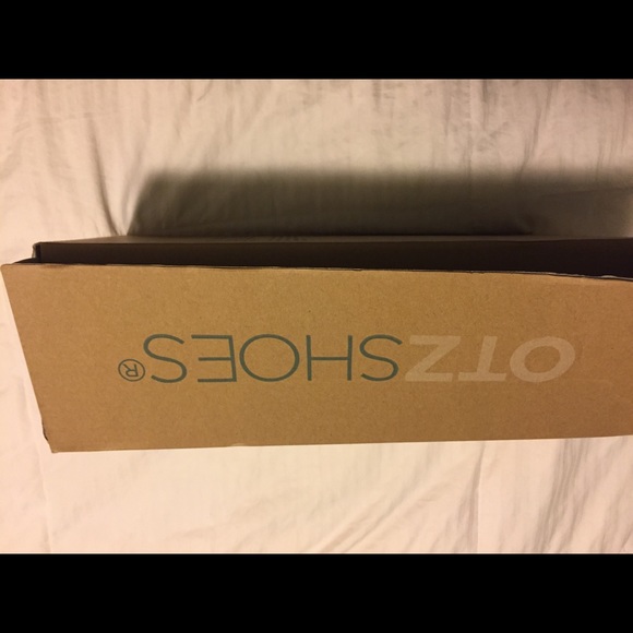 Shoes - Picture 4 of 4